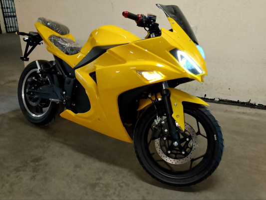 Электромотоцикл Yamaha R3